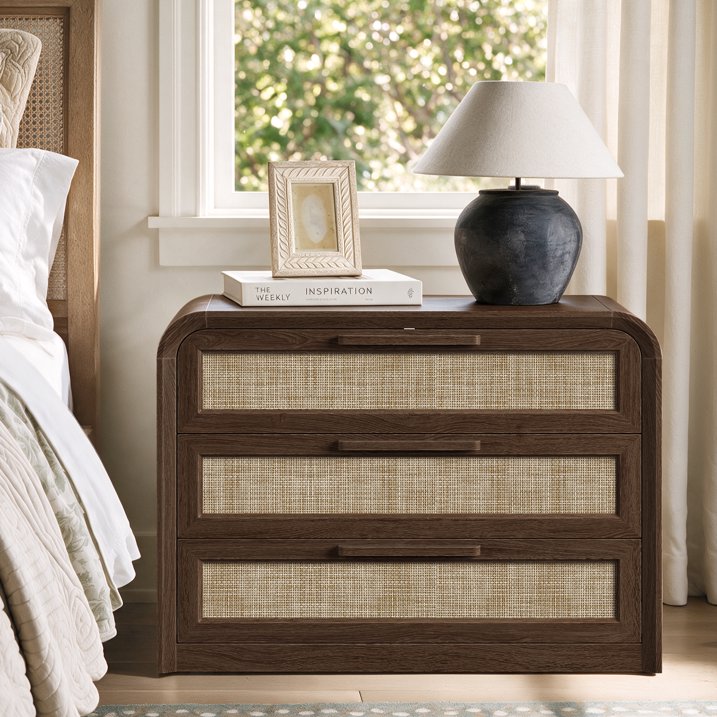 Vintagearth 30"W Nightstand, Curved FSC-certified 1.18" Thick Bedside Table, Mid‑Century Rattan End Table for Bedroom Living Room, 3 Drawers, Dark Oak